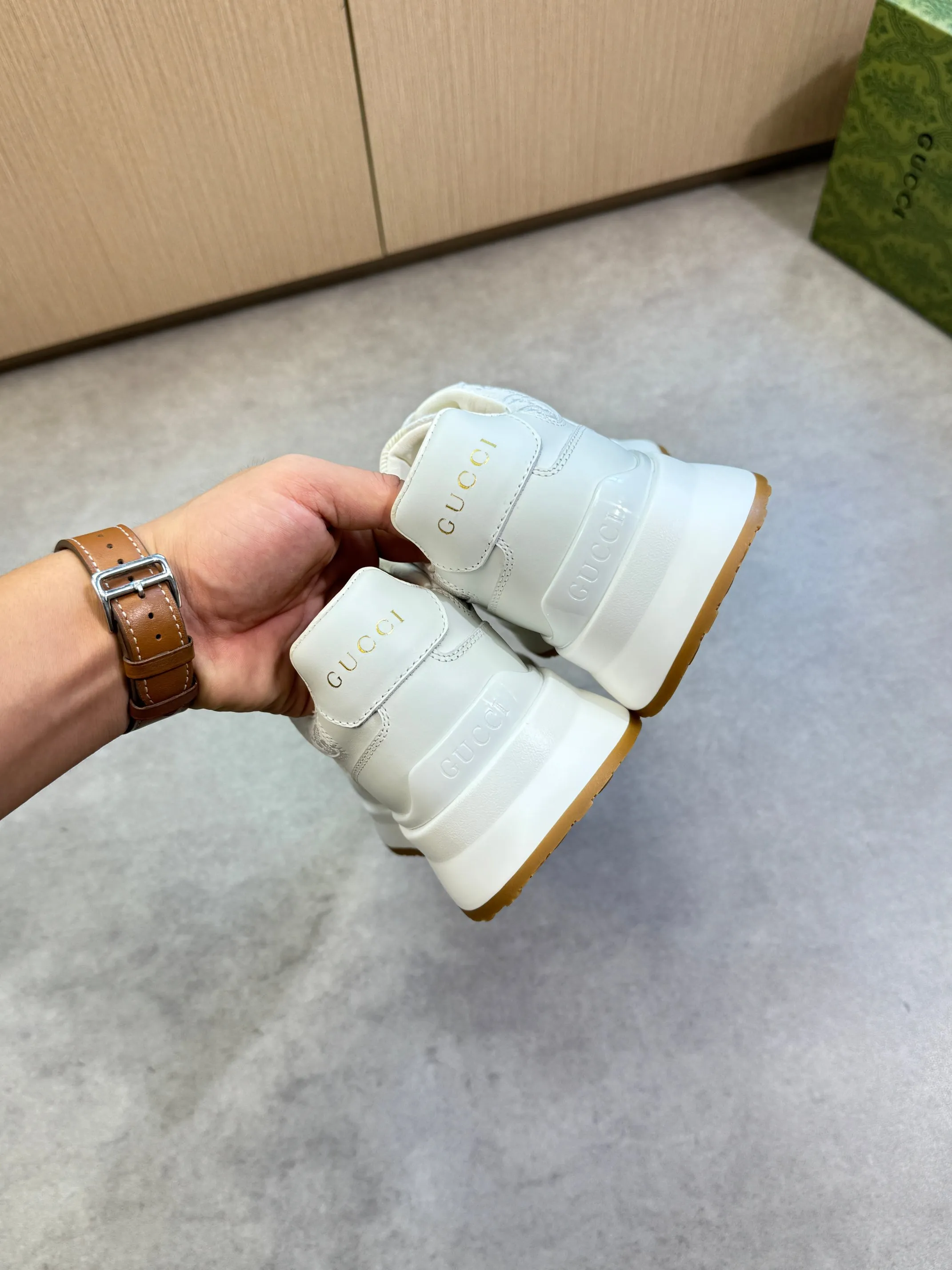 Men's shoes 💰800 [Gucci] Gucci - High-end quality original single casual sports shoes - Upper: 🔝 Nappa calfskin, brand totem cloth, tongue cloth label, heel silk screen brand LOGO - Lining: water-dyed cowhide - Outsole: ultra-light T men's shoes 💰U·Rubber; two-color molded outsole -Super high quality control·Fine workmanship: highlighted (high-end·luxury·grade) -Size :38-44 (45, can be customized)·GC0372